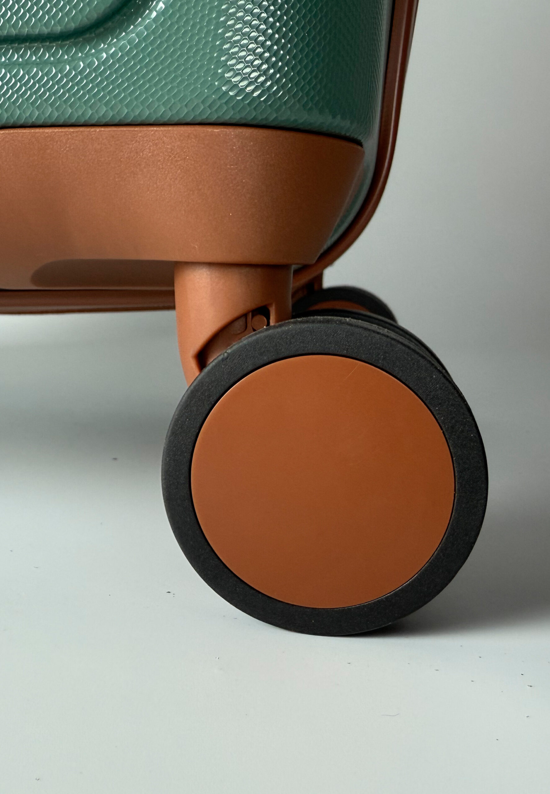 Walizka kabinowa Cavalet Viken zielona - obrazek 6